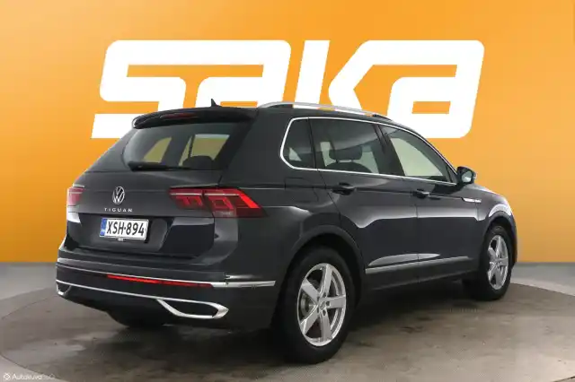 Harmaa Maastoauto, Volkswagen Tiguan – XSH-894