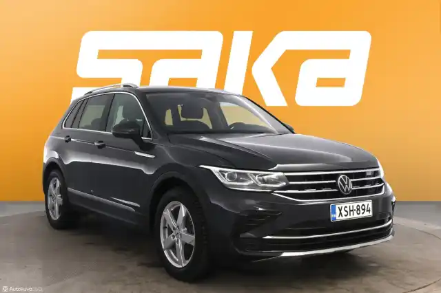 Harmaa Maastoauto, Volkswagen Tiguan – XSH-894