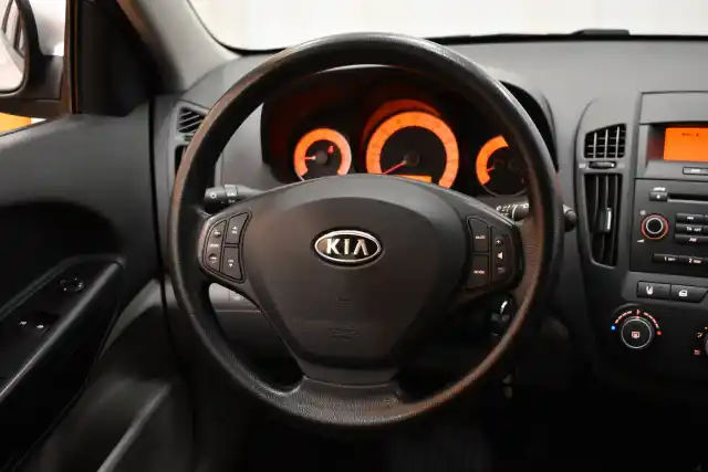 Hopea Viistoperä, Kia cee'd – XSI-967