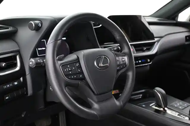 Valkoinen Viistoperä, Lexus UX – XSJ-739