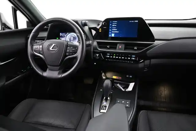 Valkoinen Viistoperä, Lexus UX – XSJ-739