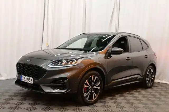 Musta Maastoauto, Ford Kuga – XSJ-933