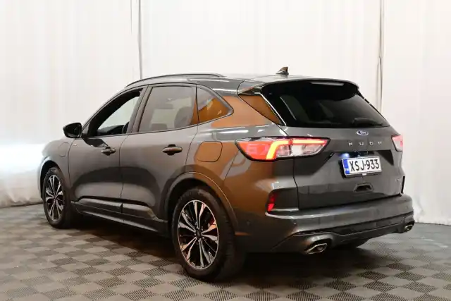 Musta Maastoauto, Ford Kuga – XSJ-933