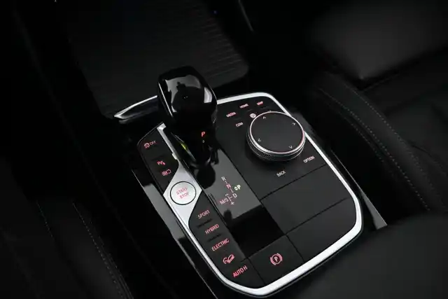 Musta Maastoauto, BMW X3 – XSK-703