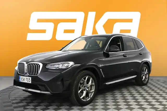 Musta Maastoauto, BMW X3 – XSK-703