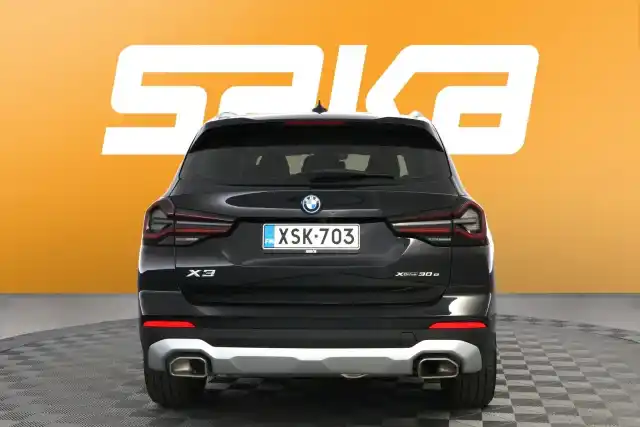 Musta Maastoauto, BMW X3 – XSK-703
