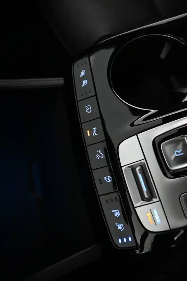 Harmaa Maastoauto, Hyundai Tucson – XSL-411