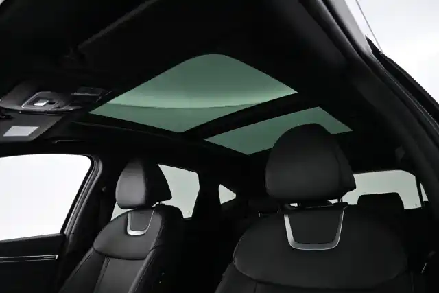 Harmaa Maastoauto, Hyundai Tucson – XSL-411