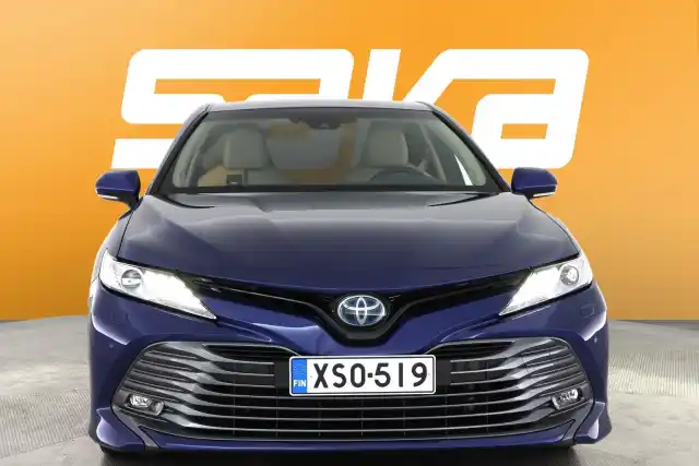 Sininen Sedan, Toyota Camry – XSO-519