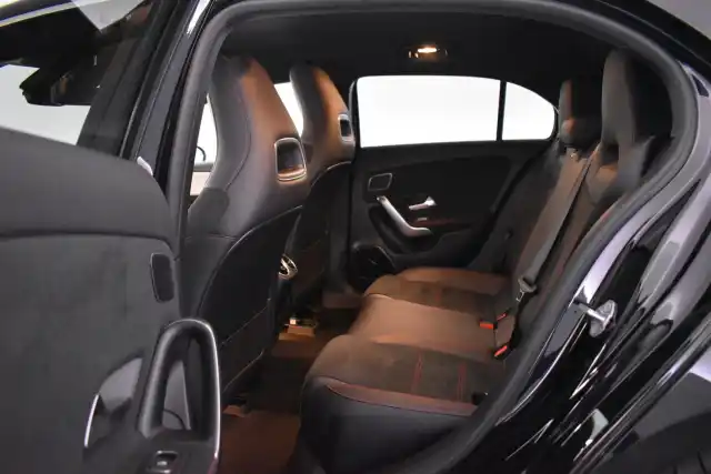 Musta Viistoperä, Mercedes-Benz A – XSR-398