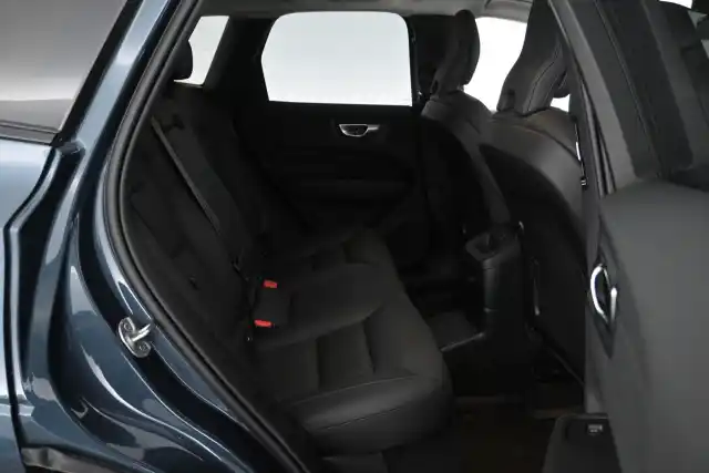 Sininen Maastoauto, Volvo XC60 – XSR-694