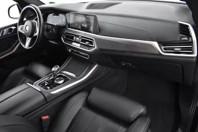 Musta Maastoauto, BMW X5 – XSR-706
