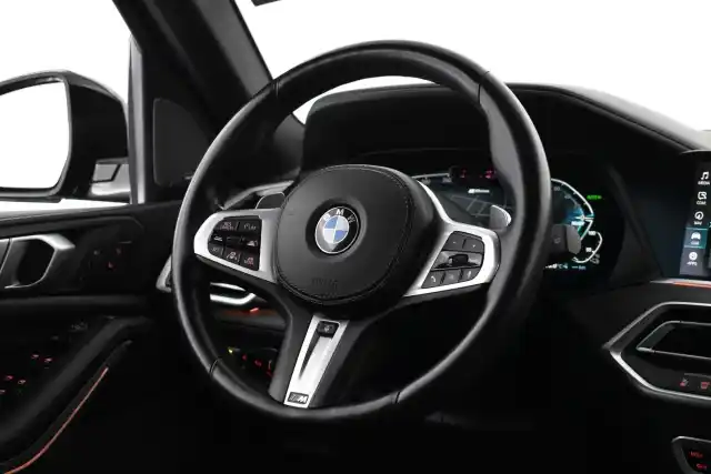 Musta Maastoauto, BMW X5 – XSR-706