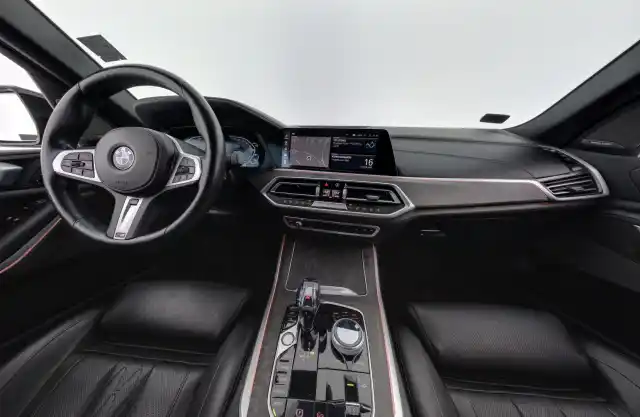 Musta Maastoauto, BMW X5 – XSR-706