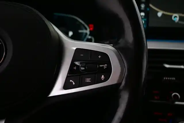 Harmaa Farmari, BMW 530 – XST-932