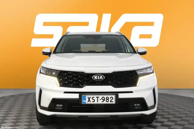 Valkoinen Maastoauto, Kia Sorento – XST-982