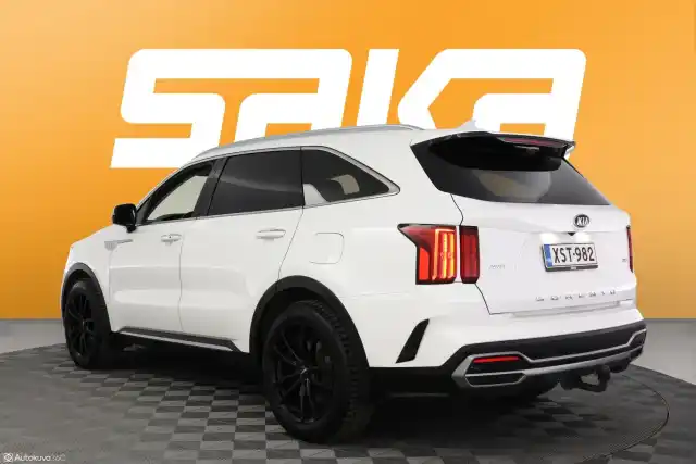 Valkoinen Maastoauto, Kia Sorento – XST-982