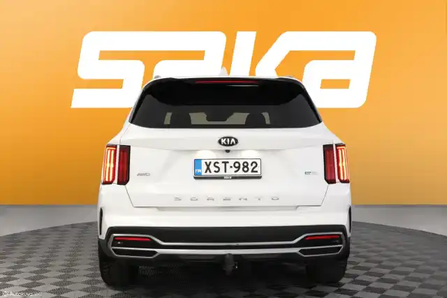 Valkoinen Maastoauto, Kia Sorento – XST-982