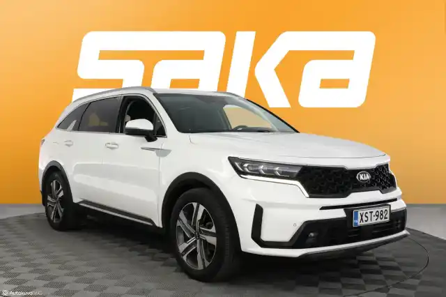 Valkoinen Maastoauto, Kia Sorento – XST-982