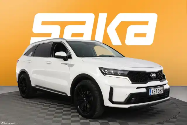 Valkoinen Maastoauto, Kia Sorento – XST-982