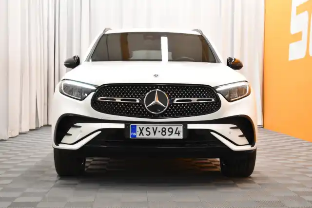 Valkoinen Maastoauto, Mercedes-Benz GLC – XSV-894