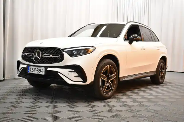 Valkoinen Maastoauto, Mercedes-Benz GLC – XSV-894