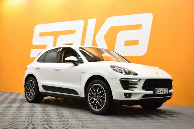 Valkoinen Maastoauto, Porsche Macan – XSV-910