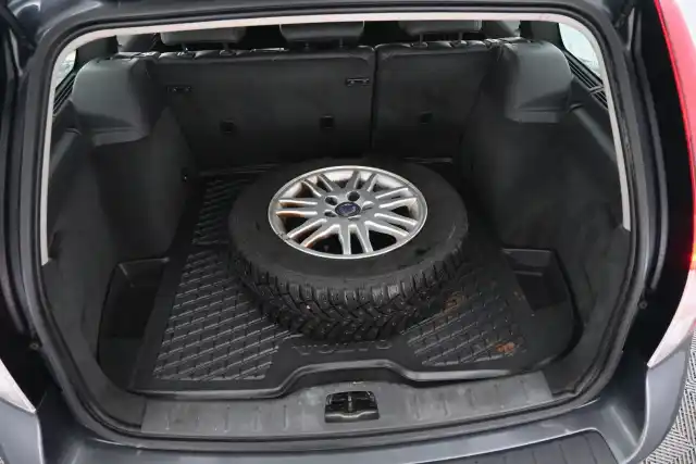 Harmaa Tila-auto, Volvo V50 – XSY-810