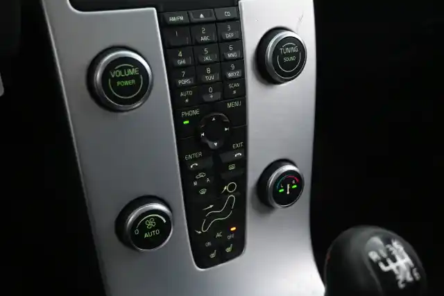 Harmaa Tila-auto, Volvo V50 – XSY-810