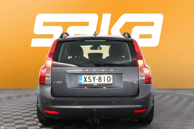 Harmaa Tila-auto, Volvo V50 – XSY-810