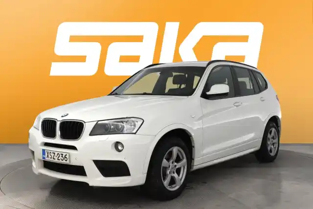 Valkoinen Maastoauto, BMW X3 – XSZ-236