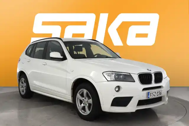 Valkoinen Maastoauto, BMW X3 – XSZ-236