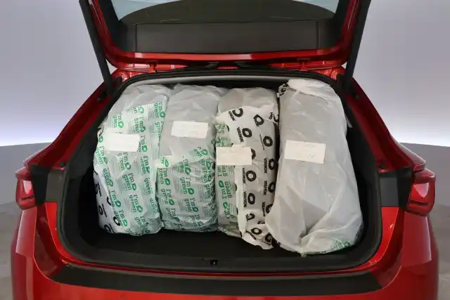 Punainen Farmari, Seat Leon Sportstourer – XSZ-608