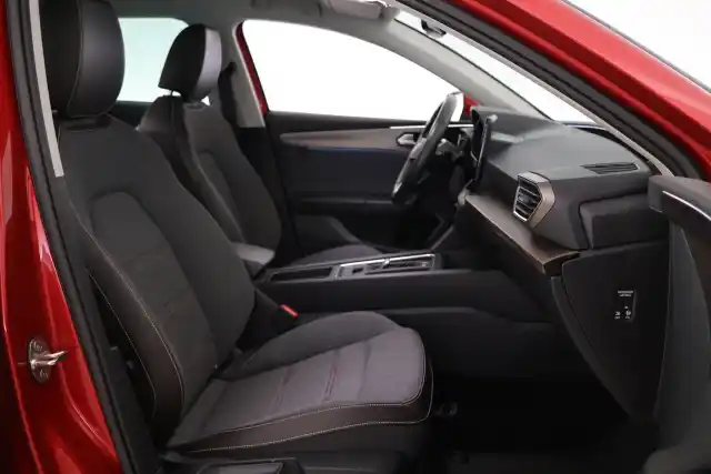 Punainen Farmari, Seat Leon Sportstourer – XSZ-608