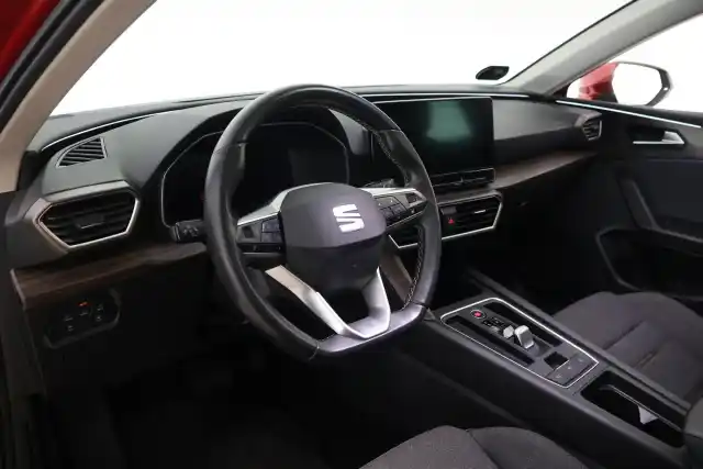Punainen Farmari, Seat Leon Sportstourer – XSZ-608