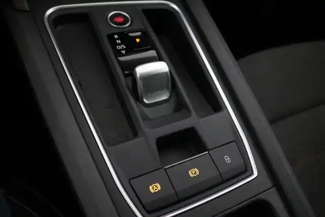 Punainen Farmari, Seat Leon Sportstourer – XSZ-608