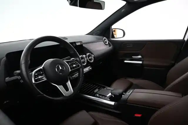 Valkoinen Farmari, Mercedes-Benz B – XTB-774
