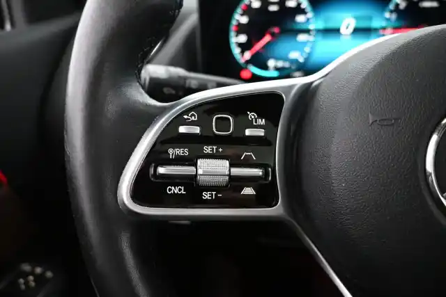 Valkoinen Farmari, Mercedes-Benz B – XTB-774