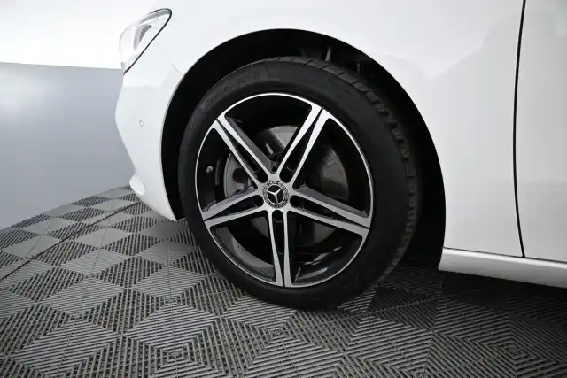 Valkoinen Farmari, Mercedes-Benz B – XTB-774