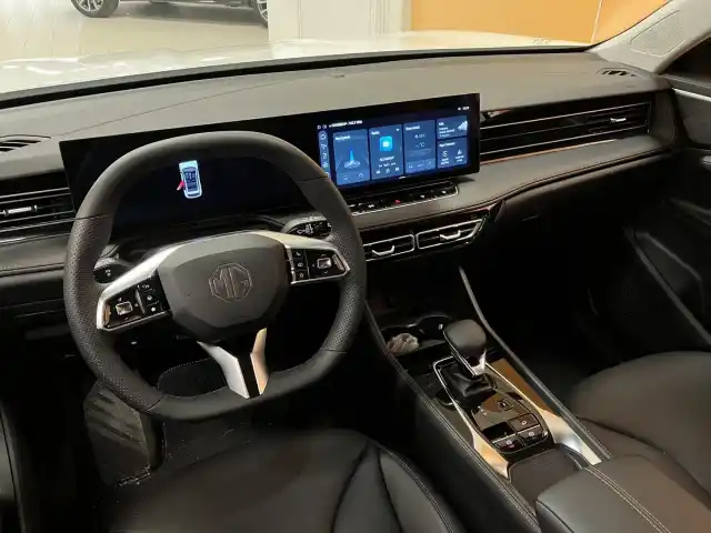 Valkoinen Maastoauto, MG HS – XTC-521