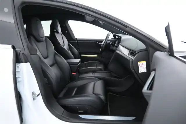 Valkoinen Sedan, Tesla Model S – XTC-546