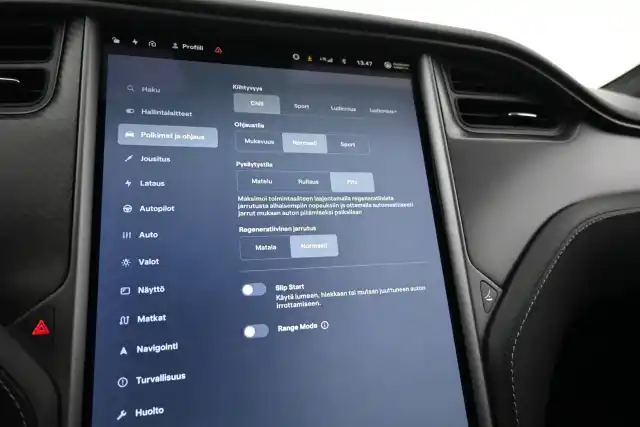 Valkoinen Sedan, Tesla Model S – XTC-546