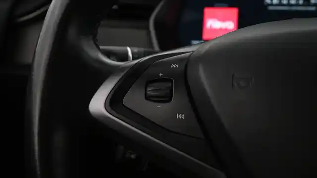 Valkoinen Sedan, Tesla Model S – XTC-546