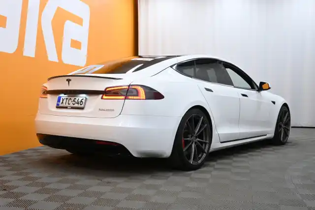 Valkoinen Sedan, Tesla Model S – XTC-546