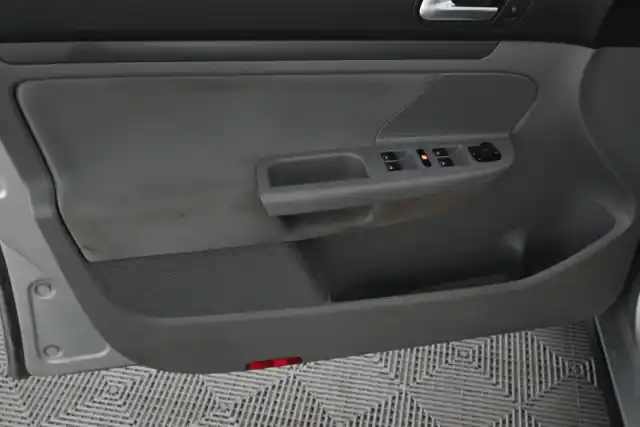 Harmaa Farmari, Volkswagen Golf Variant – XTI-562