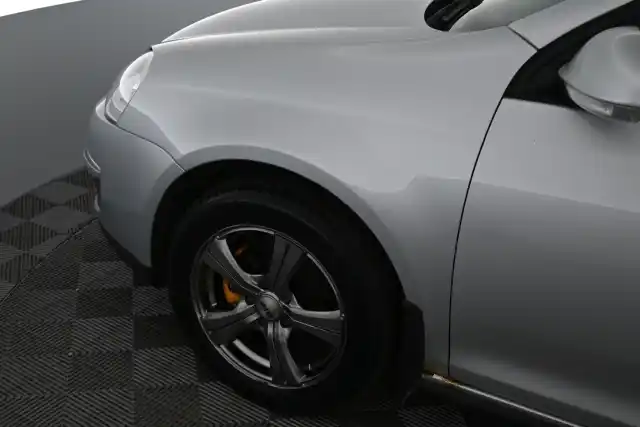 Harmaa Farmari, Volkswagen Golf Variant – XTI-562