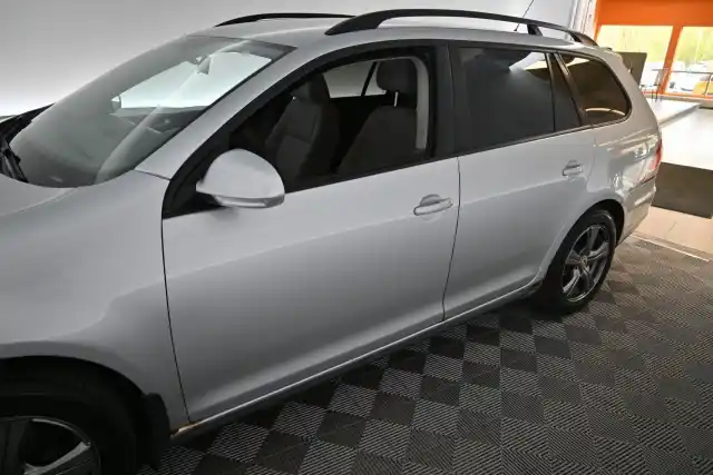 Harmaa Farmari, Volkswagen Golf Variant – XTI-562