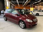 Punainen Tila-auto, Mercedes-Benz B – XUH-236, kuva 1