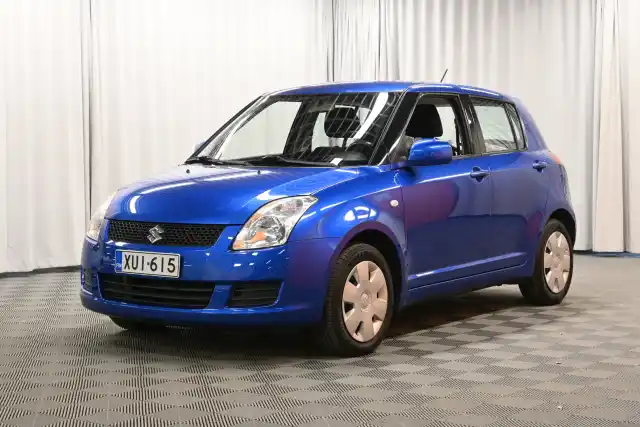 Sininen Viistoperä, Suzuki Swift – XUI-615