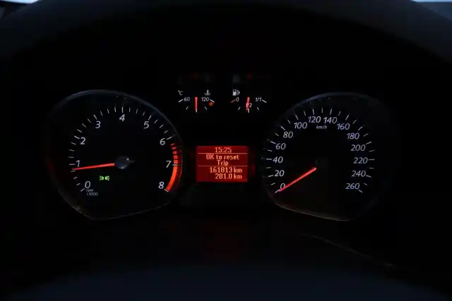Sininen Sedan, Ford Mondeo – XUL-132